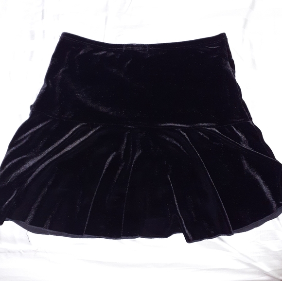 Black Velvet Skort - Picture 2 of 3